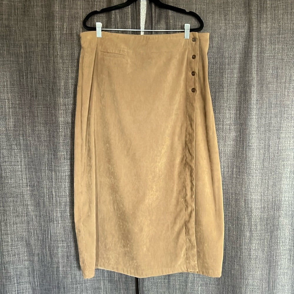 Christopher & banks tan microsuede wrap style skirt size 16